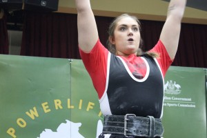 Maddy Harp preparing to deadlift 160kg.